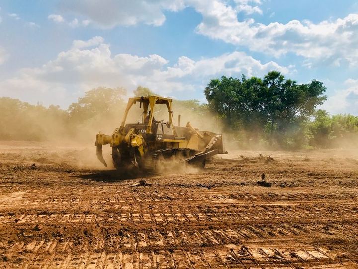 Preparação de terreno para início de obra
