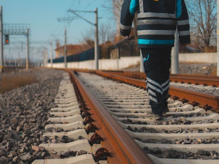 Obra de rodovia ou ferrovia em execução